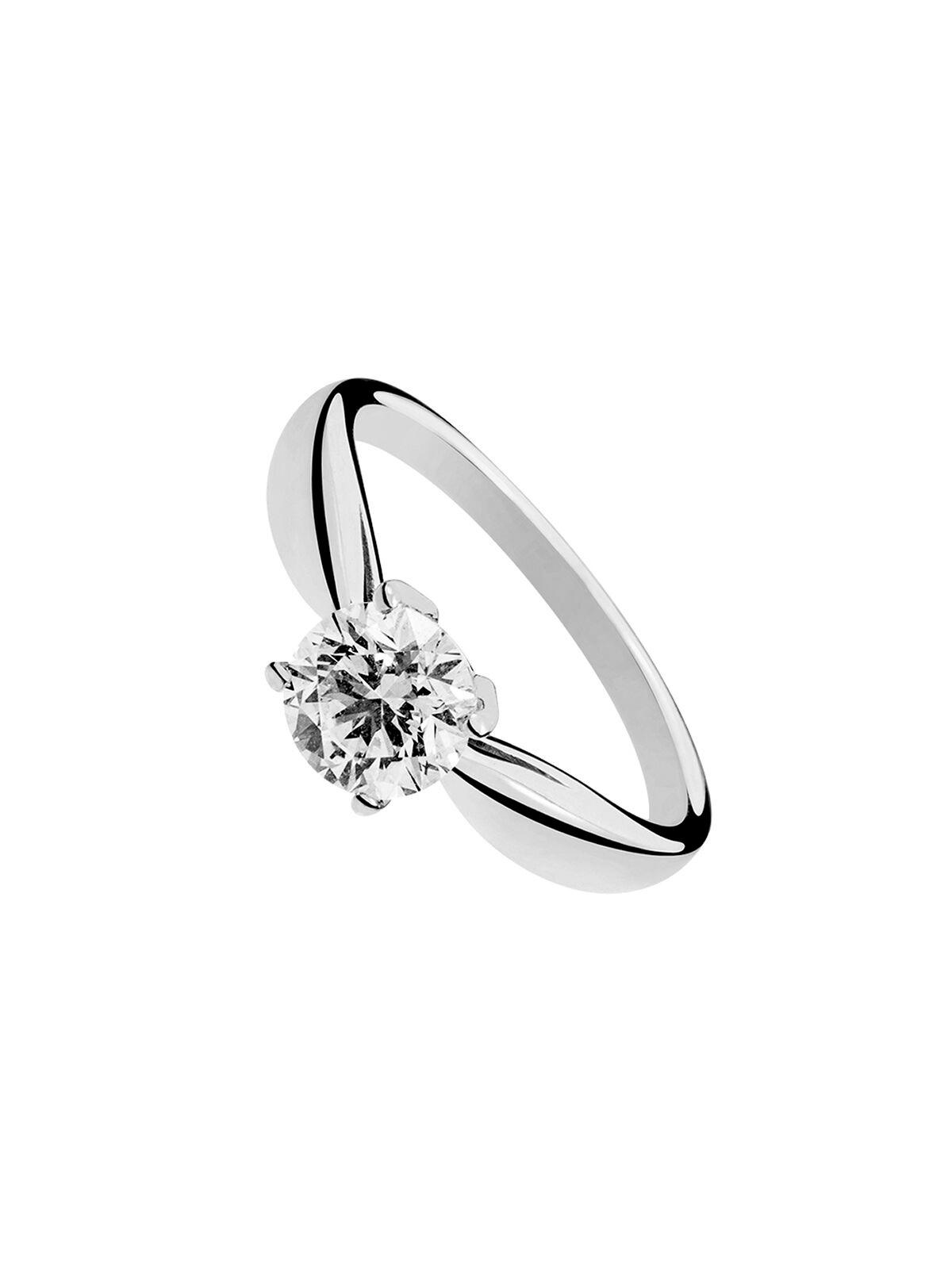 anillo de compromiso con diamante solitario