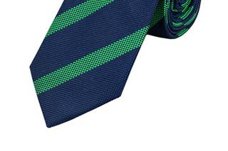 corbata para traje de novio con lineas en diagonal verdes y azul