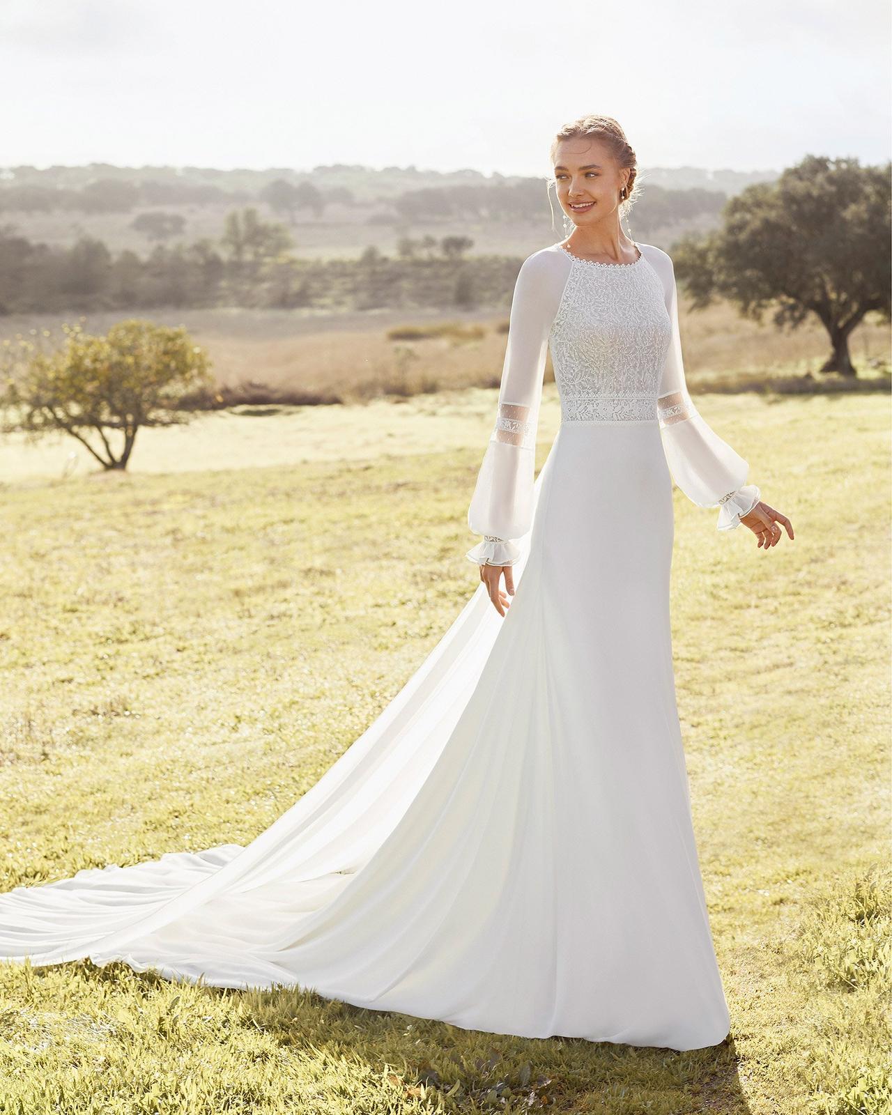 vestido de novia boho de corte recto y mangas largas