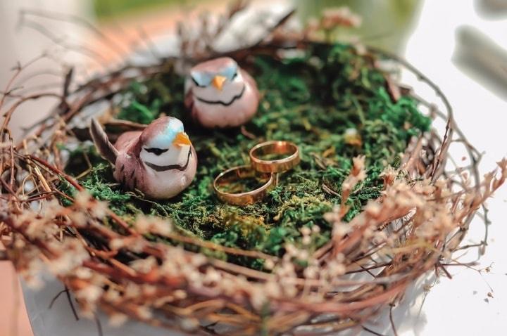 porta anillos de boda en forma de nido