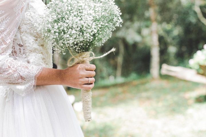 ramo de novia sencillo con flor de nube