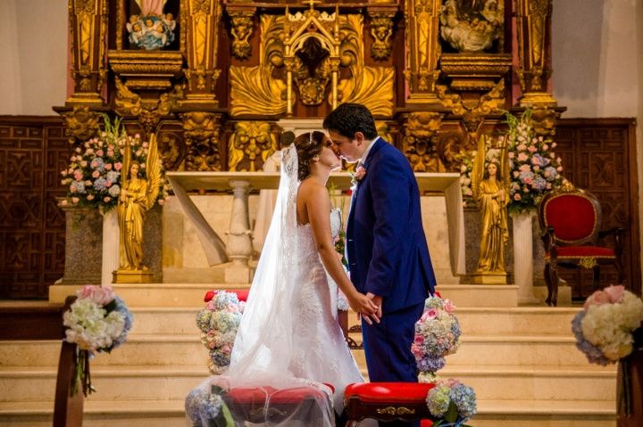 Las 15 preguntas que deben hacer en la iglesia antes de casarse