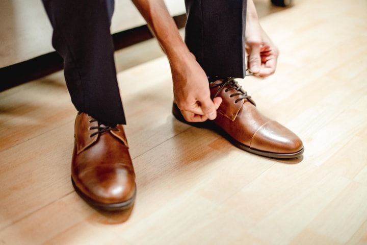6 pistas para encontrar los zapatos de novio ideales