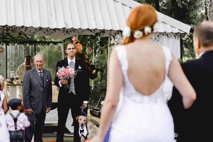 Con quién podría entrar la novia y el novio a la ceremonia?