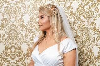 peinados de novia pelo suelto con velo y tiara