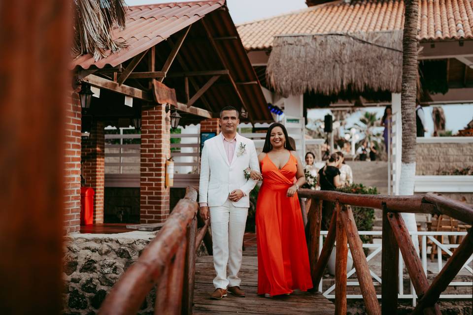 Etiqueta para boda en la playa: ¡lo que necesitas saber, tanto tú como él!