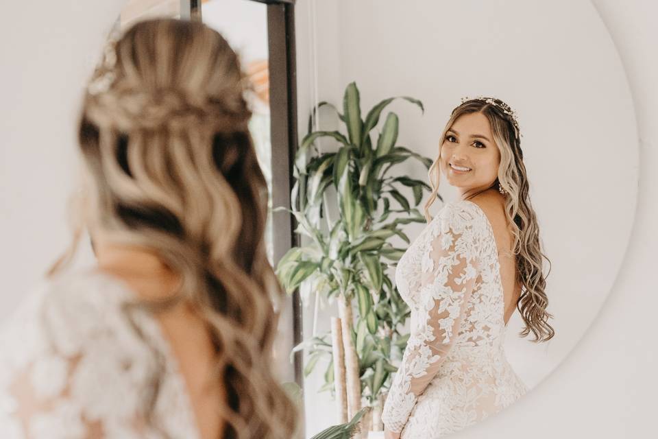 Look de novia con pelo largo y con ondas