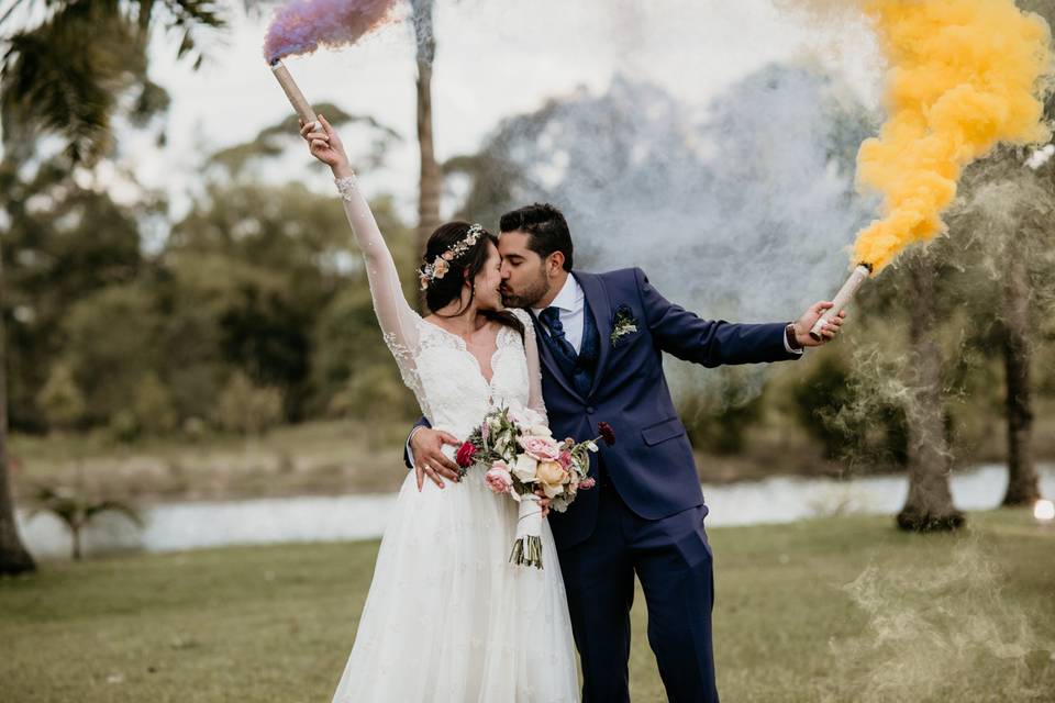 Bombas de humo: una de color para sus de matrimonio