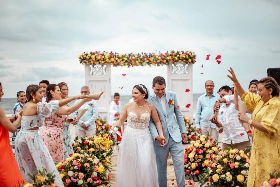 Grandes ideas para decorar las mesas en tu boda y sorprender a tus  invitados