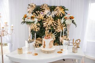 Pastel  y decoración de mesa principal para matrimonio