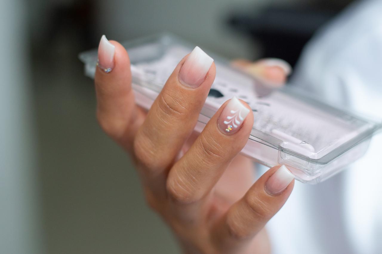 uñas decoradas estilo francés para boda