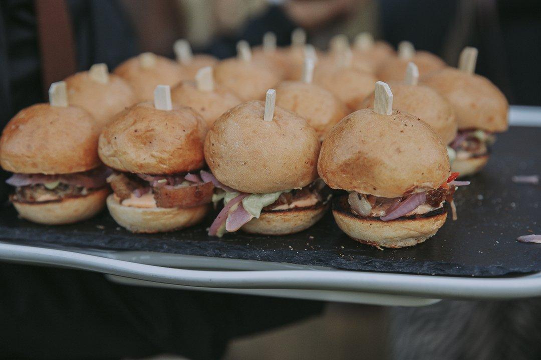 hamburguesas pequeñas con jamón