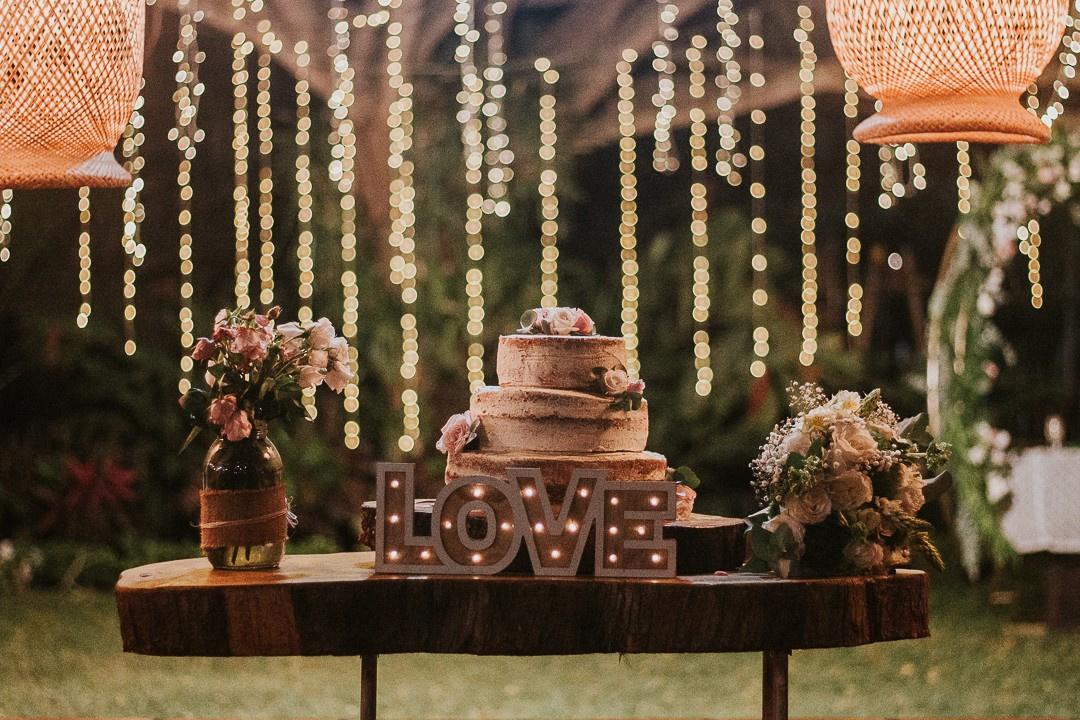 Decoración de mesa de pastel para boda
