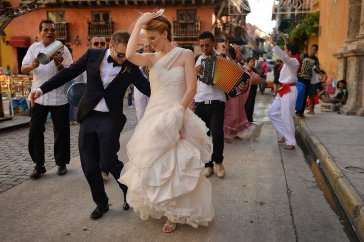 Shows de bailes temáticos para la fiesta de matrimonio: al mejor ritmo colombiano