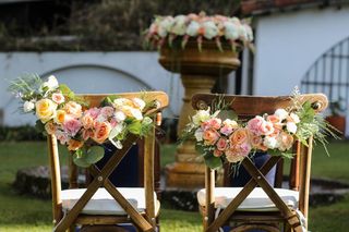 decoración sillas para bodas novios