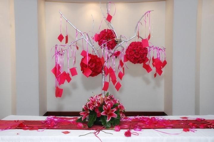 decoración con flores para mesas de boda