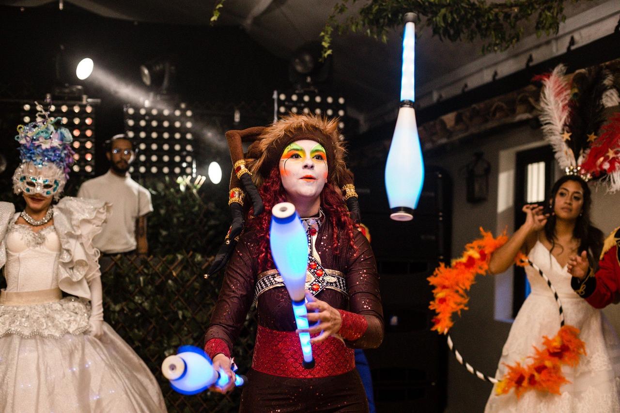 malabaristas y shows de circo para matrimonio