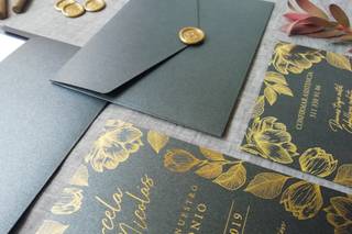 tarjetas de matrimonio con letras doradas y en gris