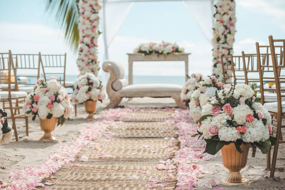 7 estilos para decorar el pasillo para la ceremonia de boda