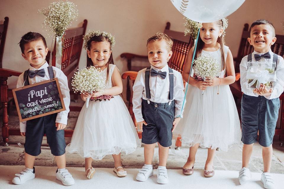 Peinados para niñas de fiesta ceremonia o bodas elegantes