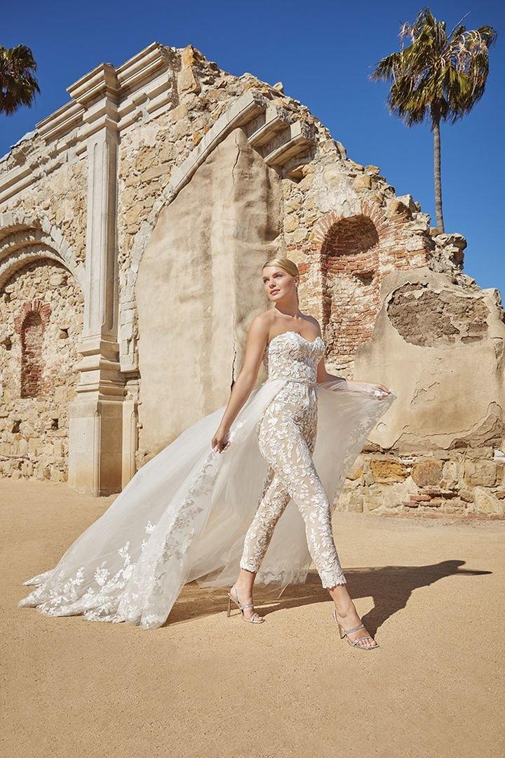 vestido de novia pantalón con capa