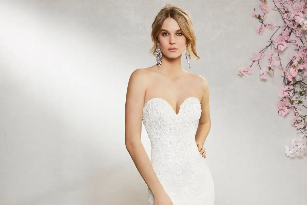 8 razones para elegir el escote corazón para el vestido de novia