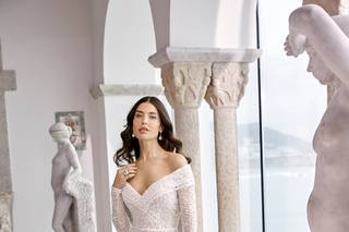 vestido desmontable de novia escote hombros caídos