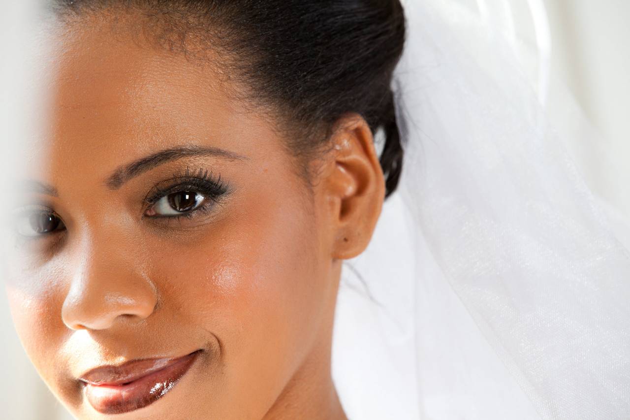 Cuál es el maquillaje ideal para novias de piel morena?