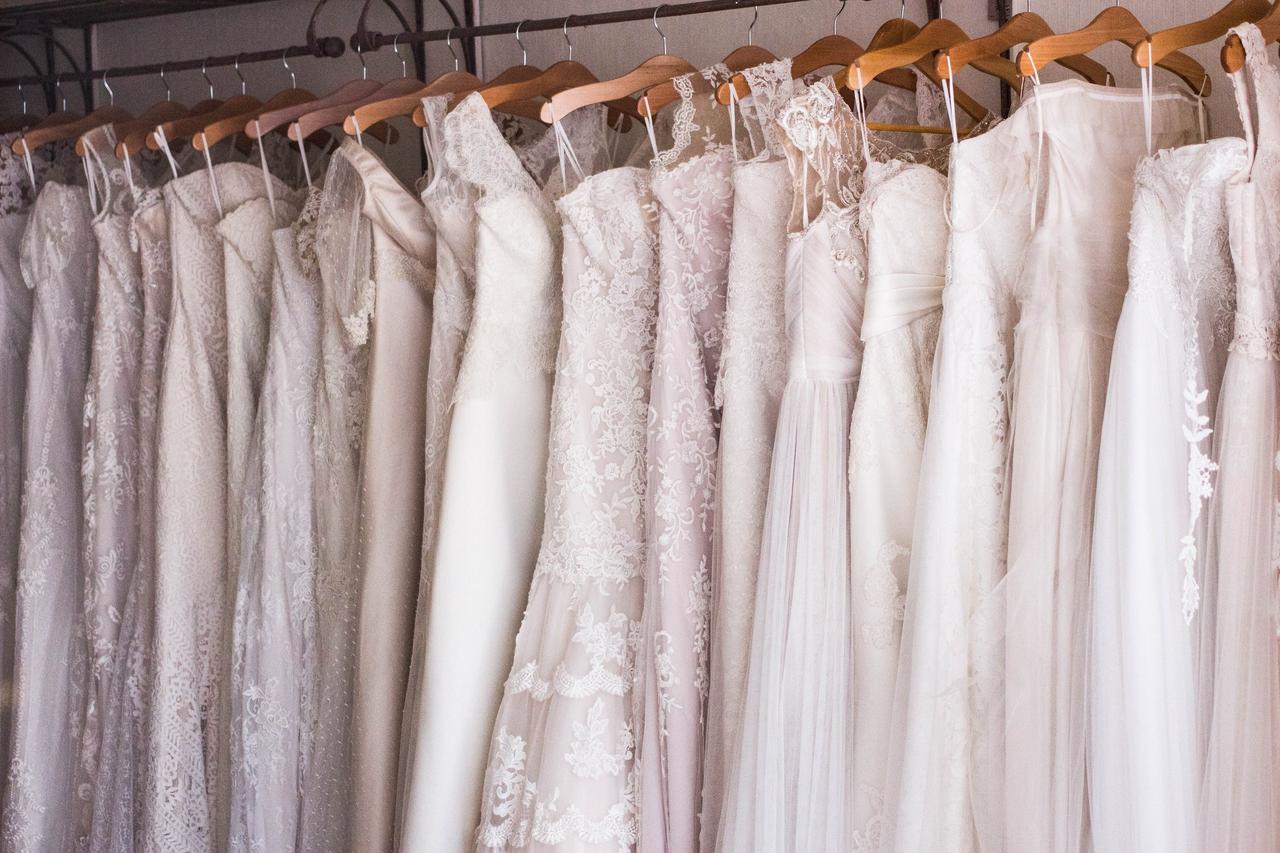 vestidos en tienda de novia