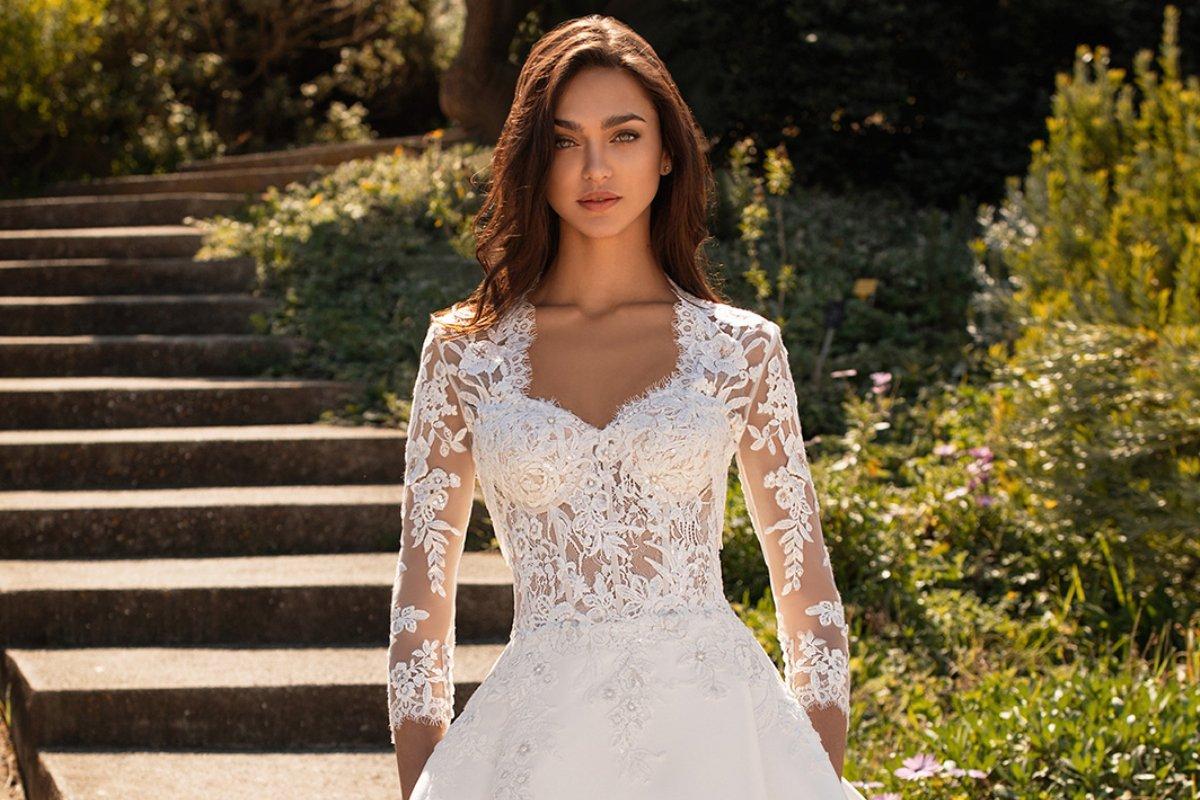 Vestidos de novia escote reina Ana: 30 modelos para suspirar