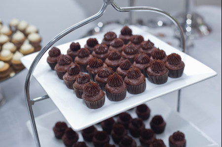 12 postres de chocolate para boda: ¡tengan una mesa de dulces irresistible!
