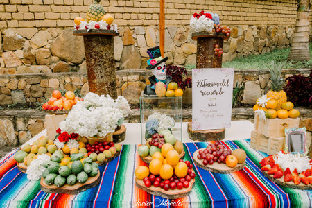 Vivan un “amor a la mexicana” con una boda temática