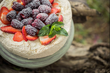 Decoración, glaseado y sabor: el glosario sobre pasteles de boda que deben dominar