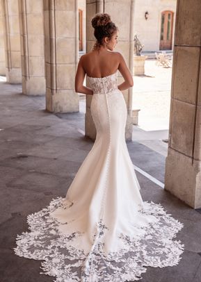 A1110, Allure Bridals