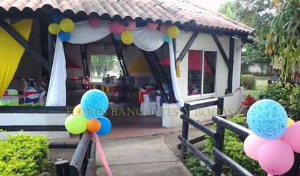 Flores Banquetes y Bodas
