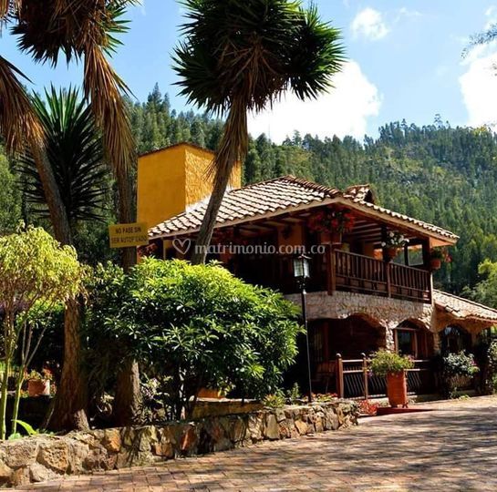Casa Amarilla