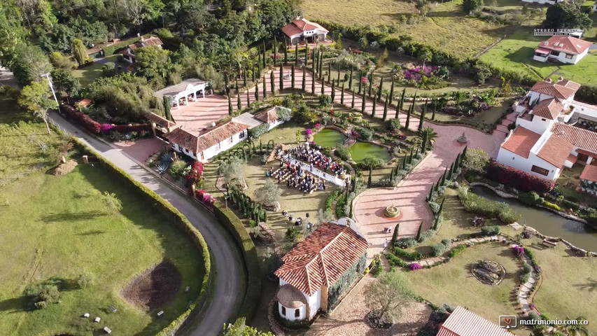 Boda casa de bugambilias (Villa de Leyva) pasarela de espejo 