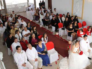 Boda en Rosas Rojas