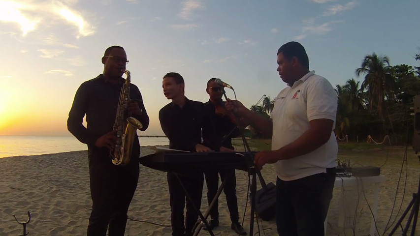 Gustavo Rubio Sax band ceremonial cristiana 