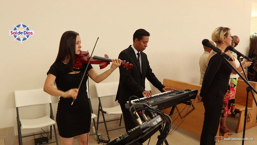 Entrada de la novia con violín y piano - Coro bodas