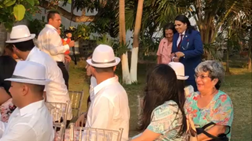 Mariandrea Corrales - Oficiante de Bodas SImbólicas