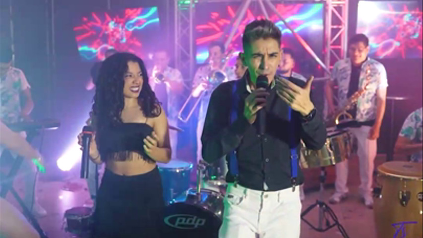 La invité a bailar - Kevin Flores