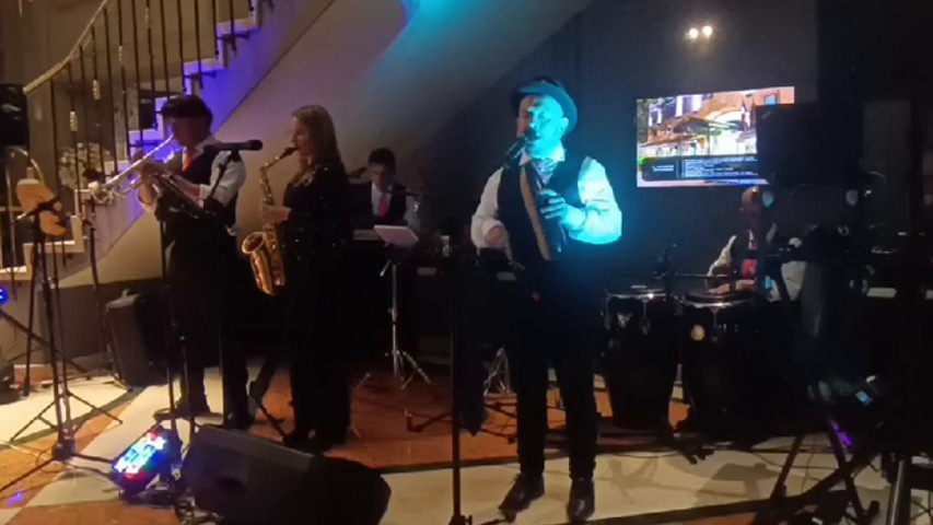 Grupo musical en Vivo