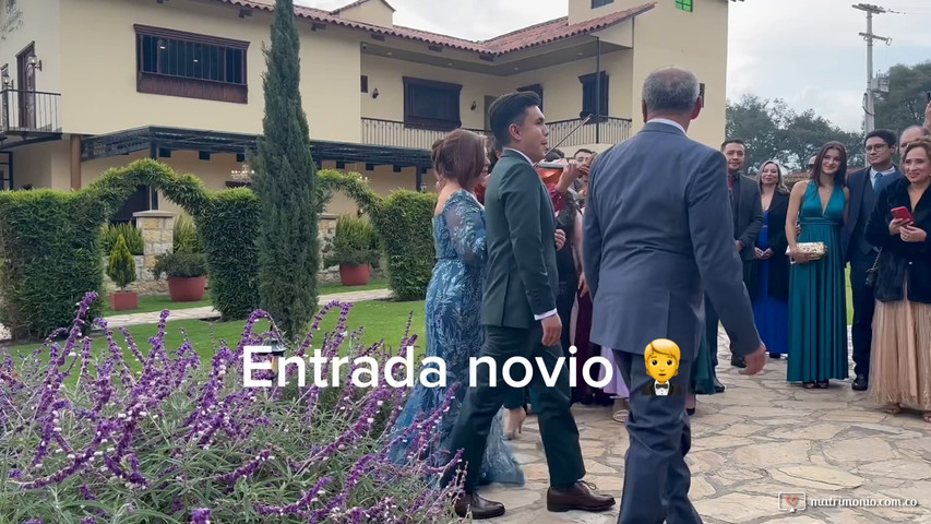 Entrada novio, corte, pajecitos y novia