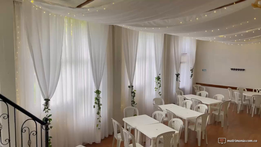 Algunas decoraciones con luces y telas 