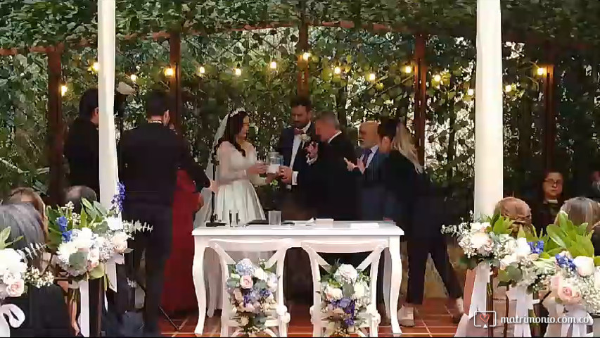 Bodas cálidas, únicas y personalizadas. Mauricio Giral Oficiante de Bodas.