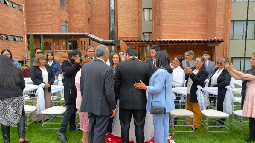 Mauricio Giral - Oficiante de Bodas Simbólicas