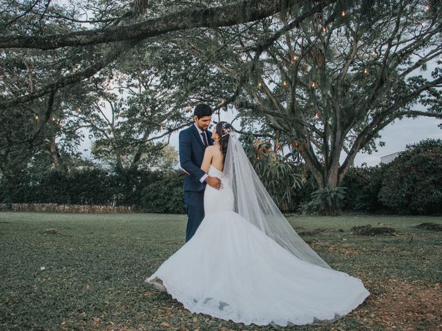 El matrimonio de Christian y Mariangel en Cali, Valle del Cauca 261
