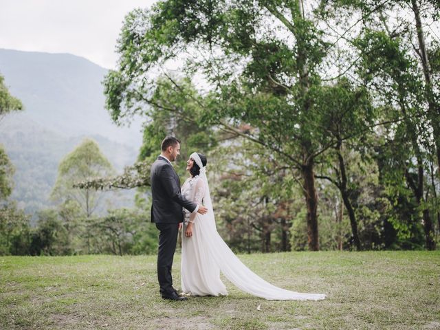 El matrimonio de Sebastian y Diana en Envigado, Antioquia 11