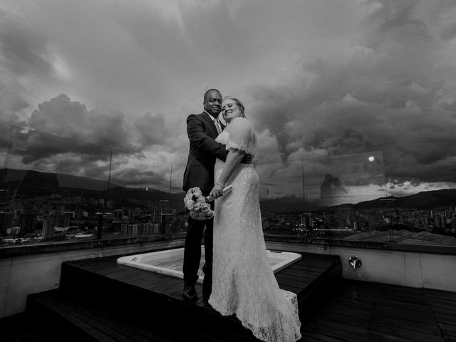 El matrimonio de Max y Joanna en Medellín, Antioquia 2